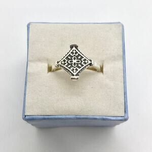 Size 5 Silver Tone Four Point Ring